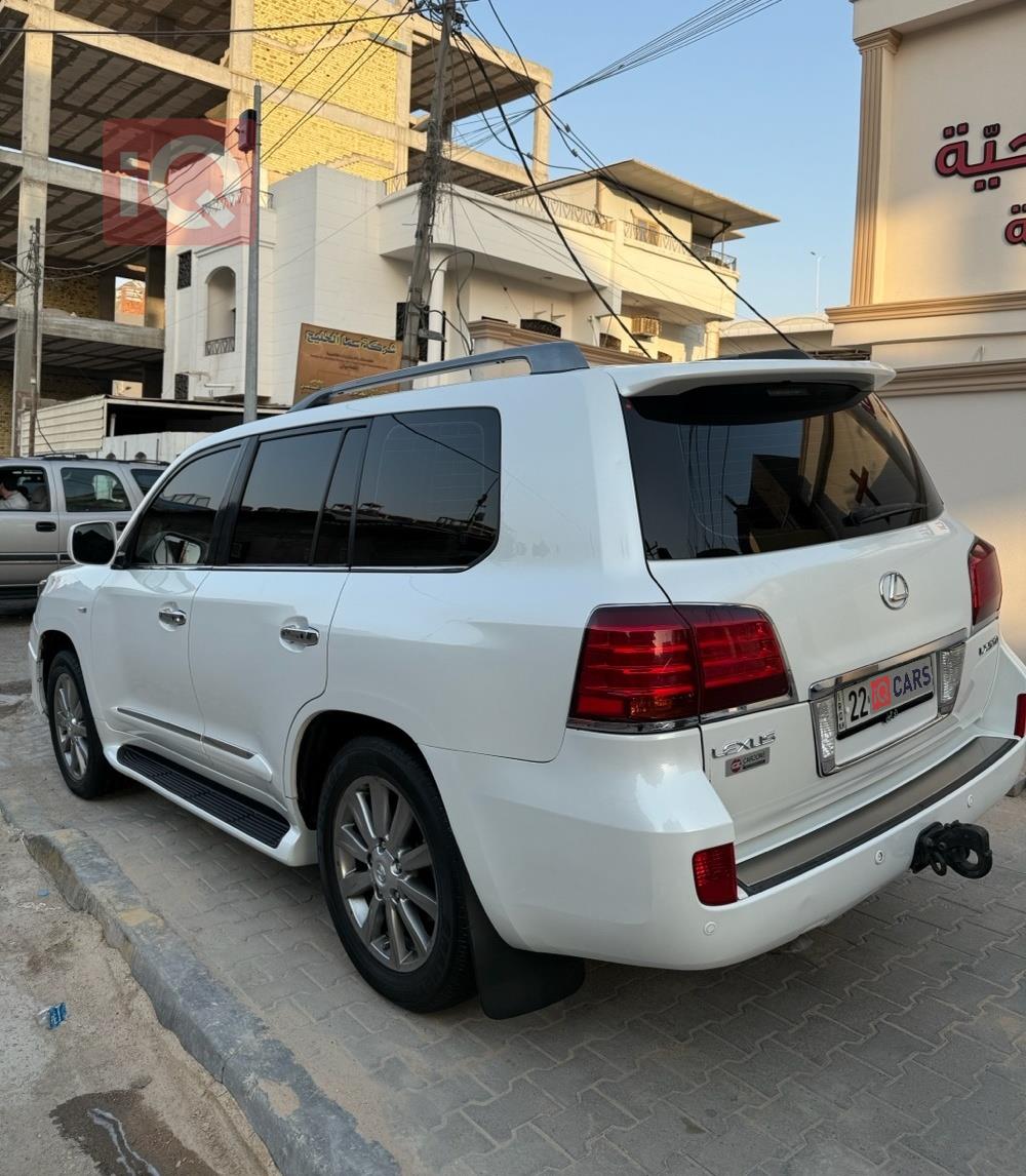 Lexus LX